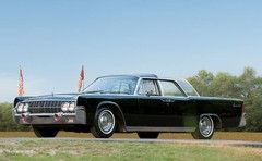 Lincoln Continental special was used by JFK