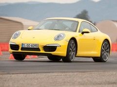 New school 911, old school cornering stance