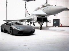 Click to enlarge Reventon mixes old and new school Lambo