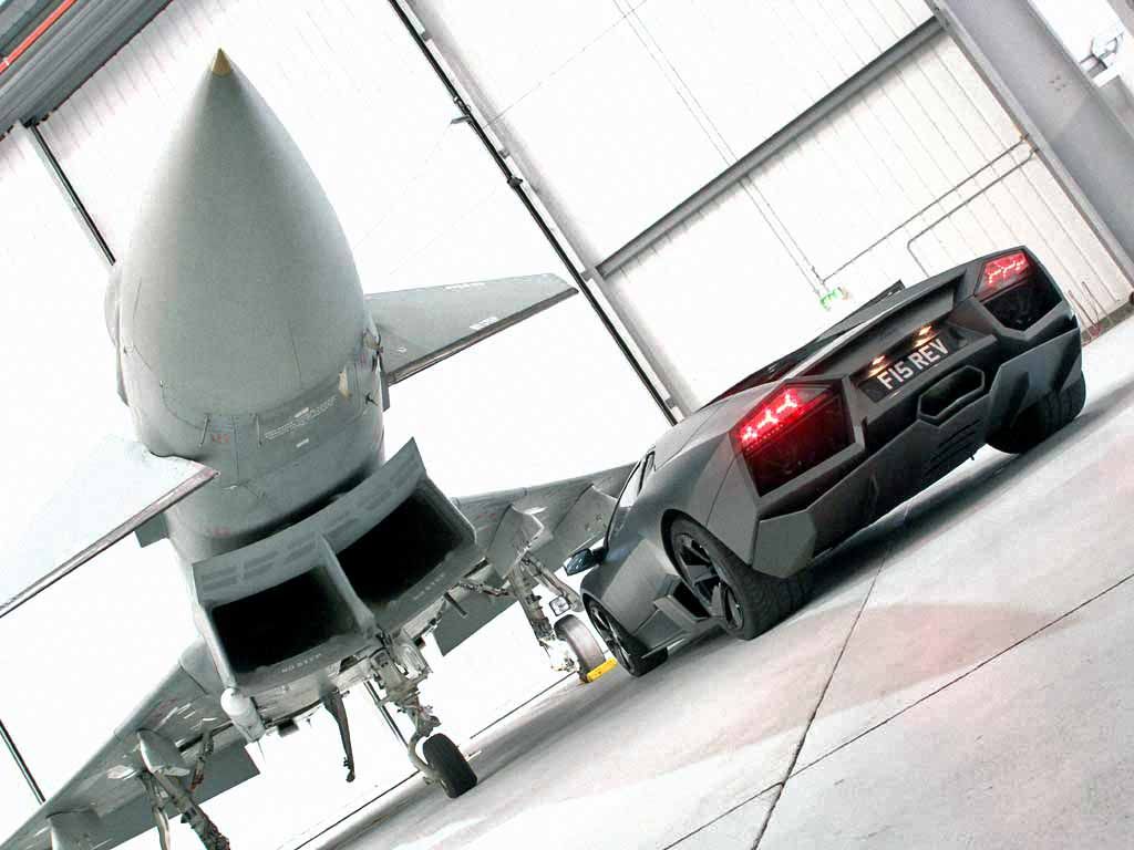 Eurofighter can do 900mph, Lambo looks like it can