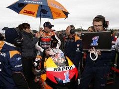 Stoner prepares for his last MotoGP race