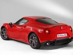 Alfa 4C is directly in Alpine's line of fire