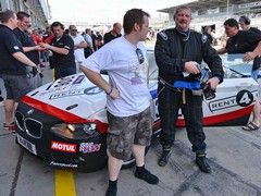 Dale and Johan chill out in the pits