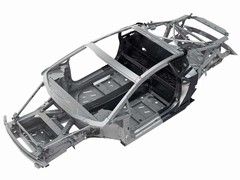 'Hybrid' chassis combines carbon and aluminium