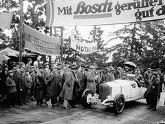 A Mercedes Type S at a Solitude race in 1927