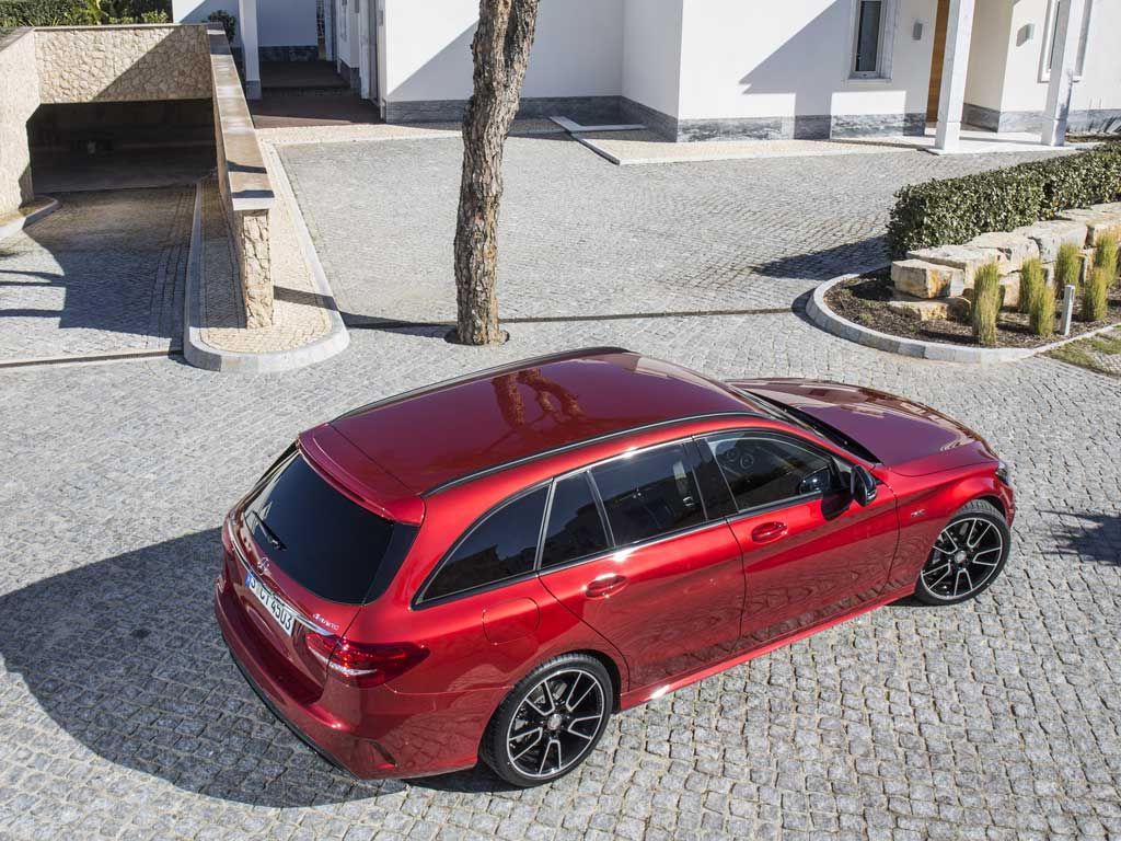 http://images.pistonheads.com/nimg/31752/C450AMGSport_01.jpg