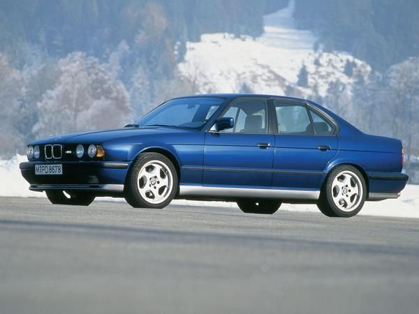 BMW M5 (E34) review, specs, stats, comparison, rivals, data, details,  photos and information on