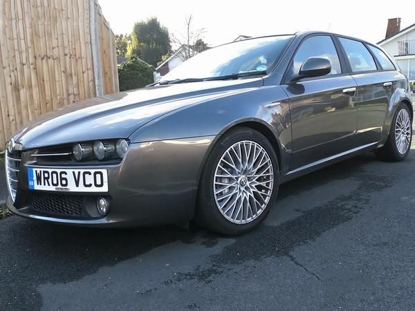 Alfa Romeo 159 Sportwagon 3.2 JTS Q4 - Has to be one of the most beautiful  cars, especially in this spec. : r/Autos