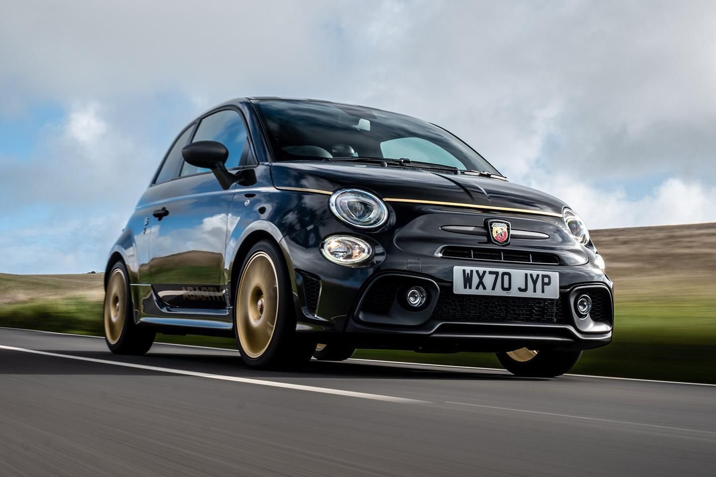 2021 Abarth 595 Scorpioneoro Is a Limited Affair Tiny Hot Hatch -  autoevolution