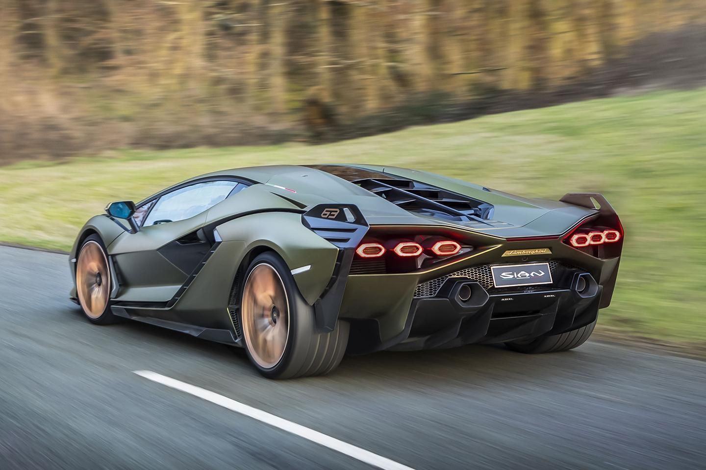 Lamborghini Sian FKP 37 2021 review – a supercar with a supercapacitor