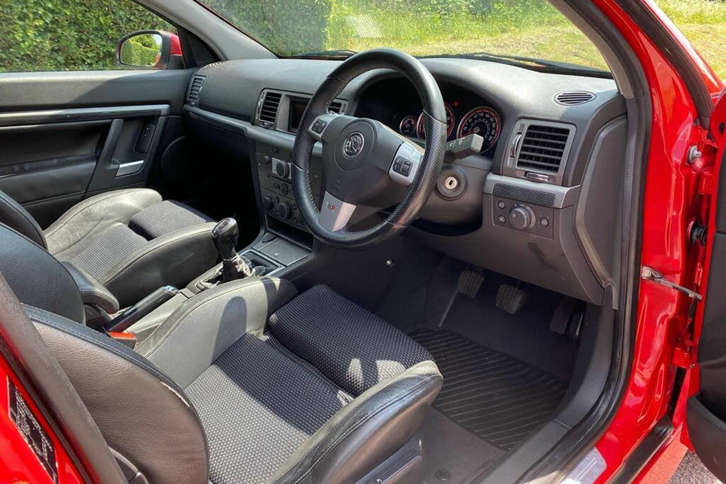 Vauxhall Vectra VXR Estate The Brave Pill PistonHeads UK