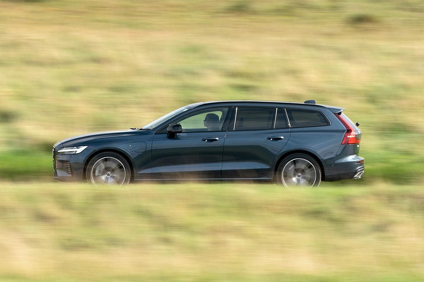 2021 Volvo V60 T6 Recharge  PH Review - PistonHeads UK