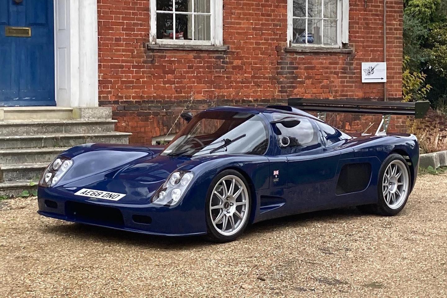 View Photos of the 2000 Ultima GTR