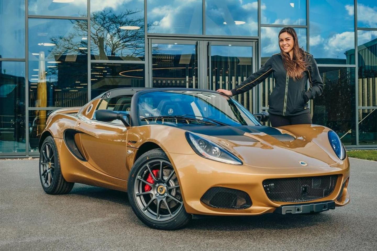 Last-ever Lotus Elise goes to its namesake - PistonHeads UK