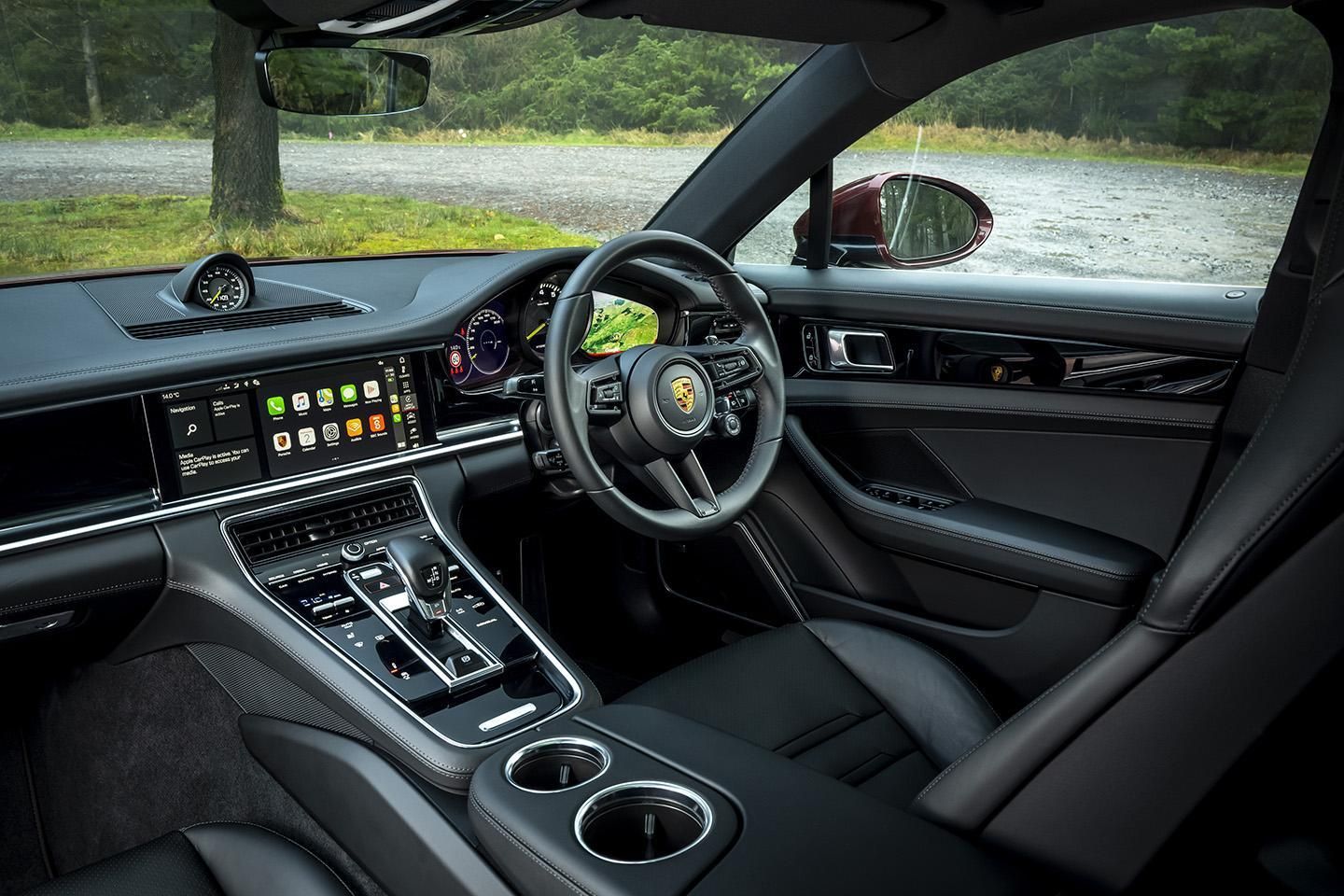 2023 Porsche Panamera E-Hybrid Sport Turismo Interior Photos