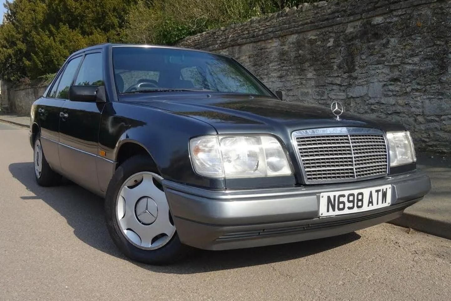 Unflappable Mercedes E220 (W124) for sale - PistonHeads UK