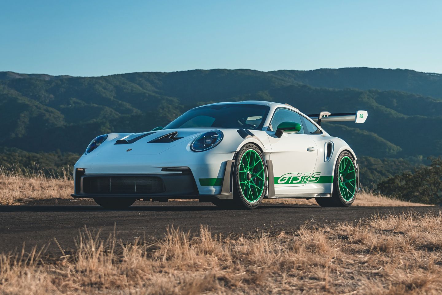 Porsche keeps things au naturel with hot, new 911 GT3 RS