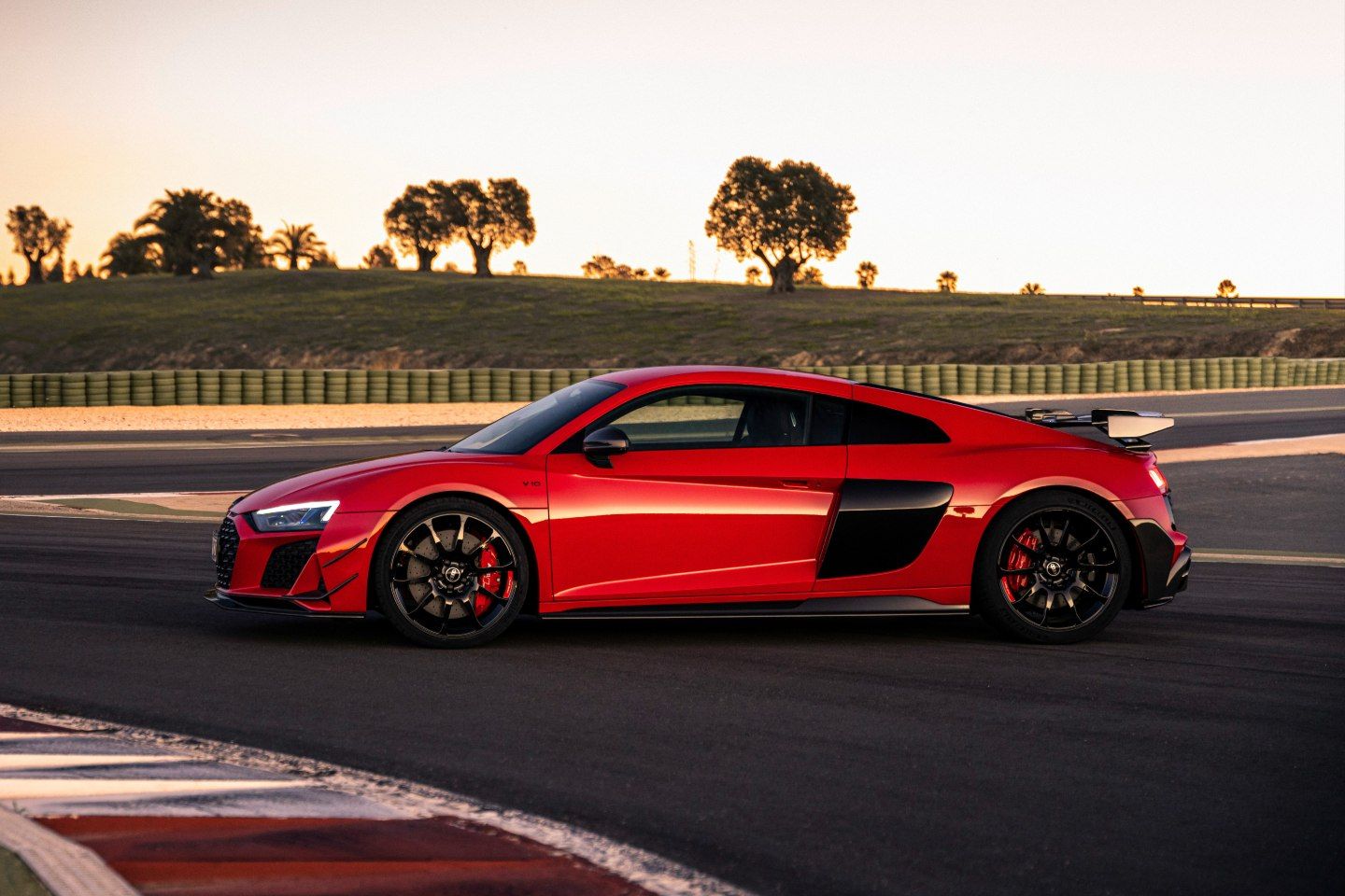 Audi R8 Coupe V10 GT RWD (2023) - picture 120 of 151