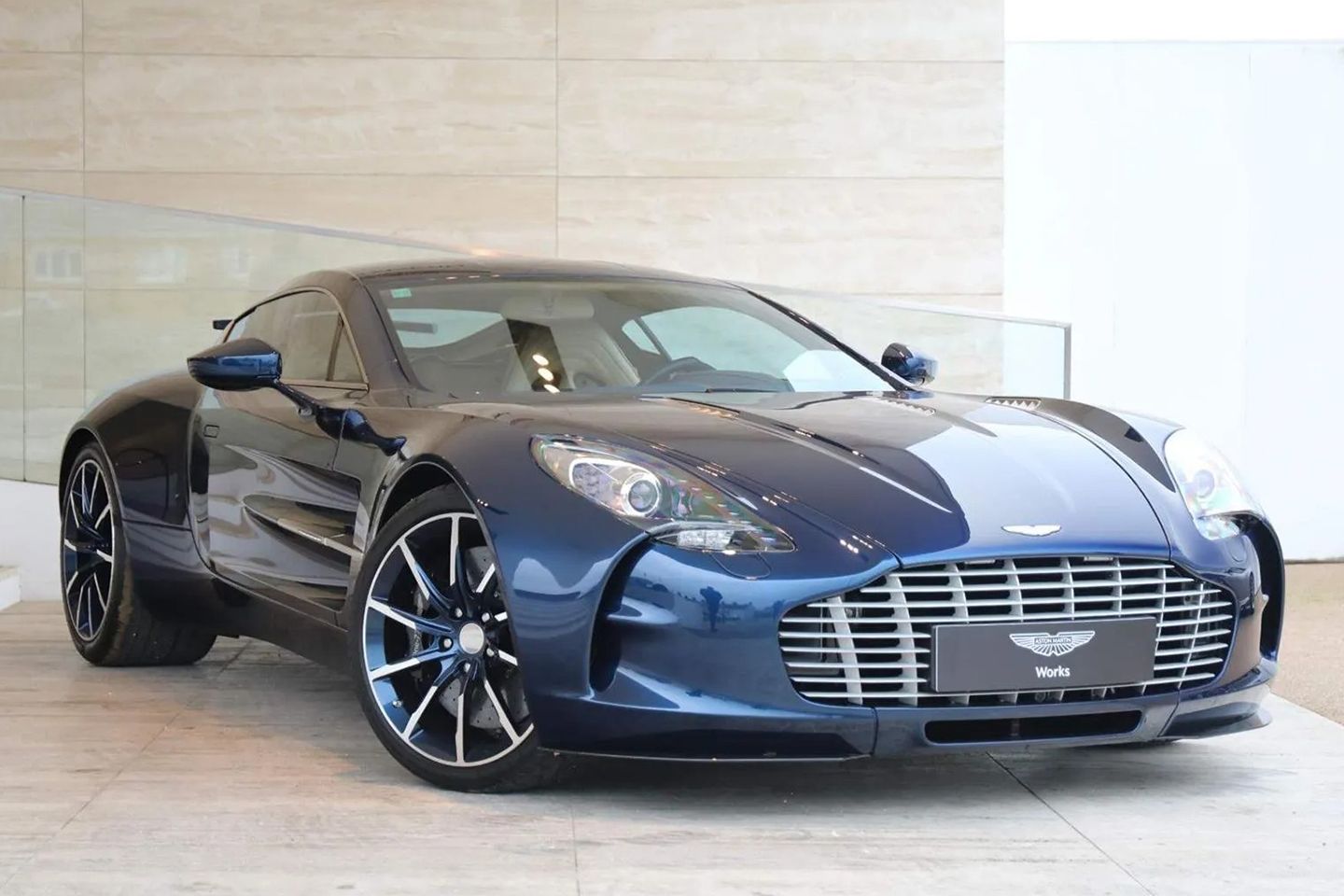 Aston Martin one 77 салон