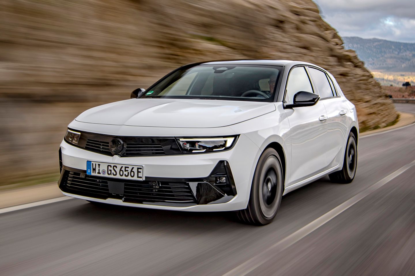 2021 Opel Astra L 1.6 Turbo (180 Hp) Plug-in Hybrid Automatic