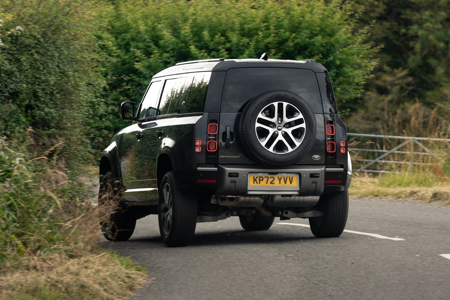 Land Rover Defender 110 V8  PH Review - PistonHeads UK