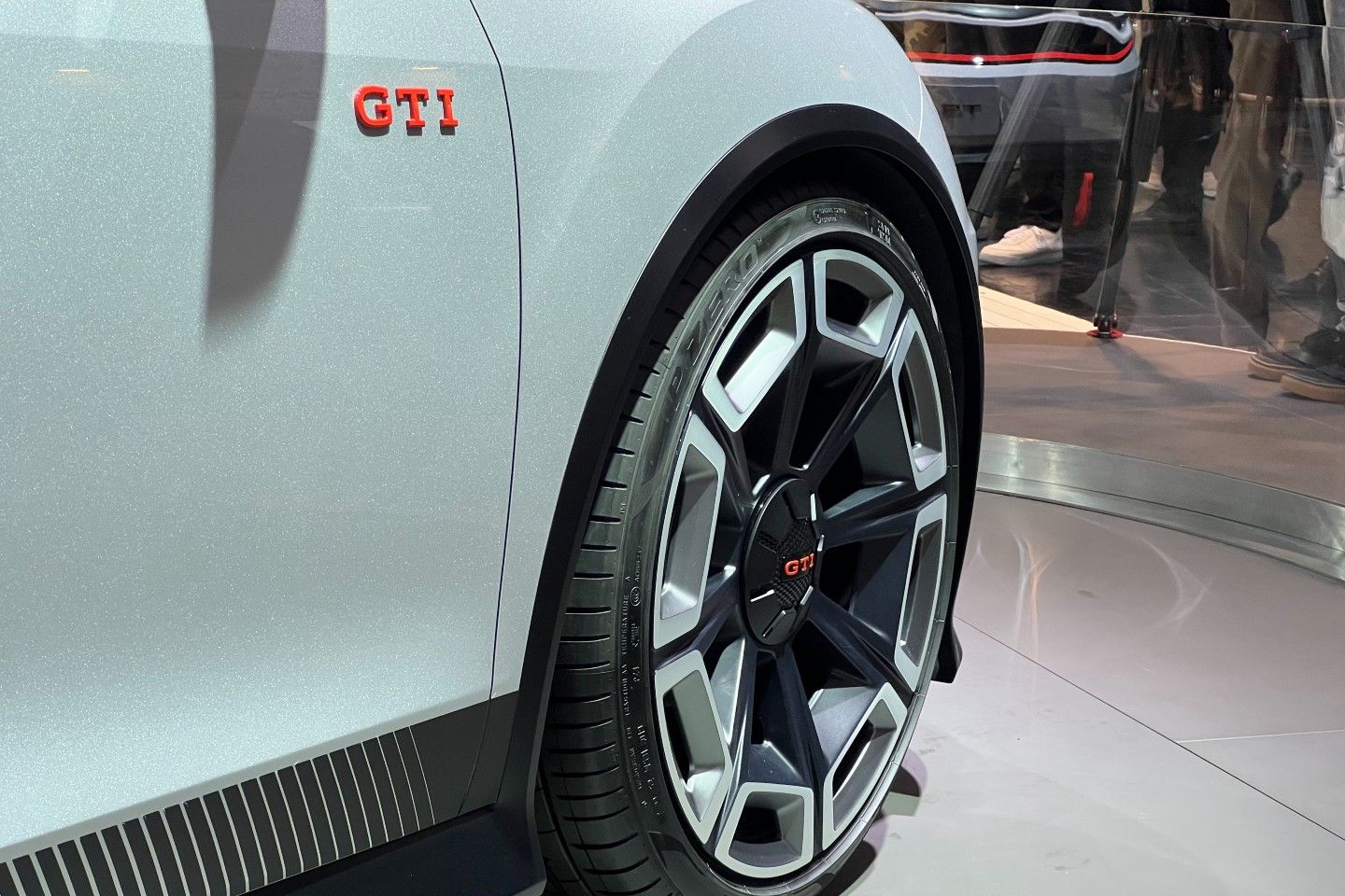 Volkswagen reveals Golf GTI concept, sheds light on upcoming Mk6 GTI