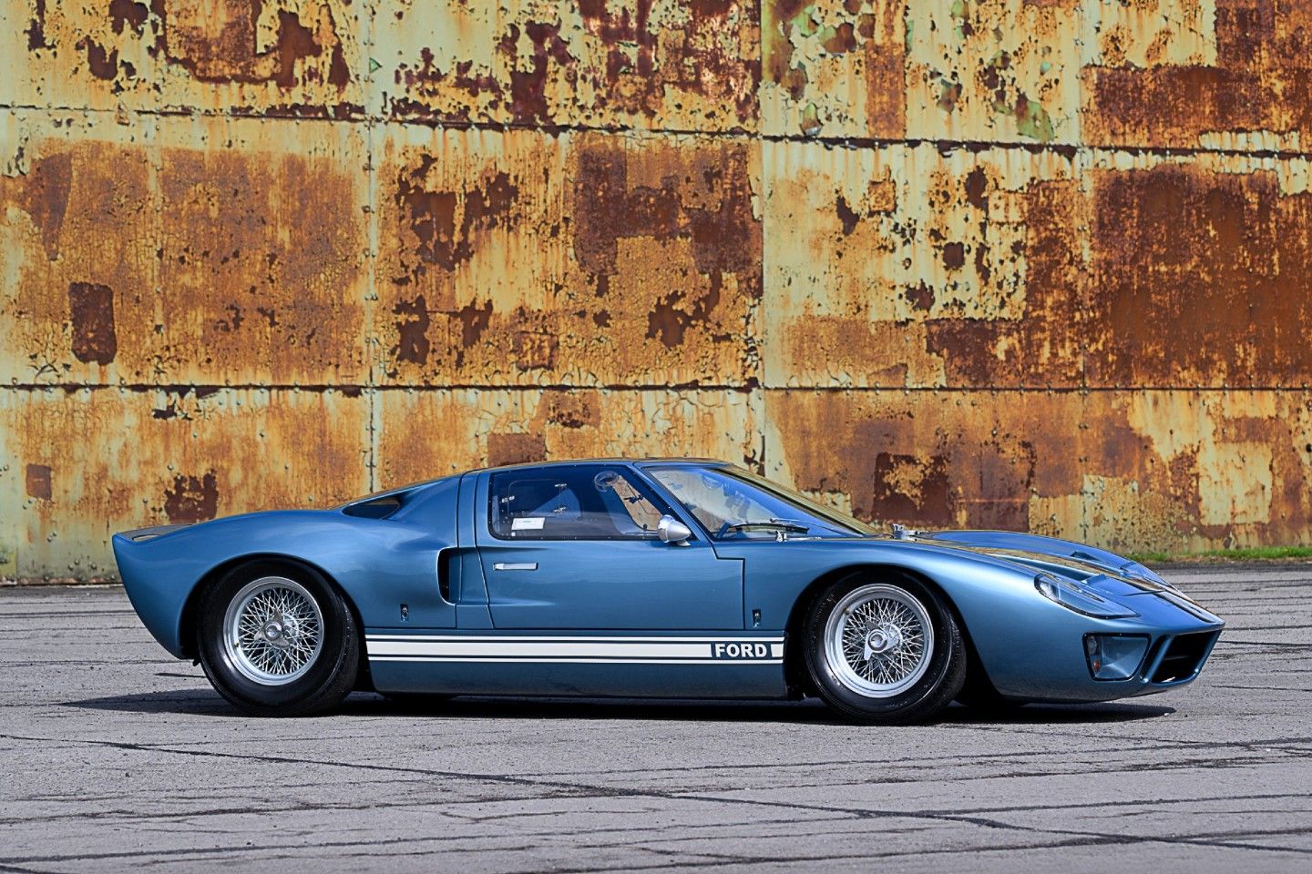 Legendary GT40 goes electric