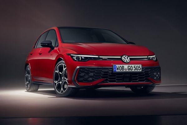 Manhart's Volkswagen Golf GTI Is Trying To Be A Rolls-Royce