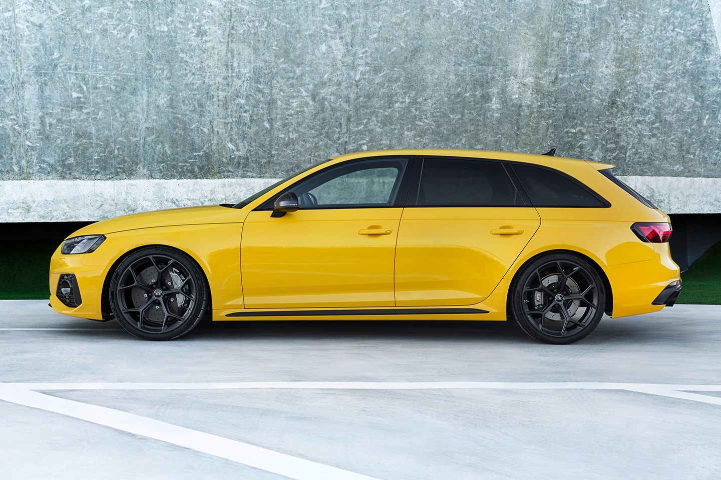 Audi RS4 edition 25 years resurrects Imola Yellow - PistonHeads UK