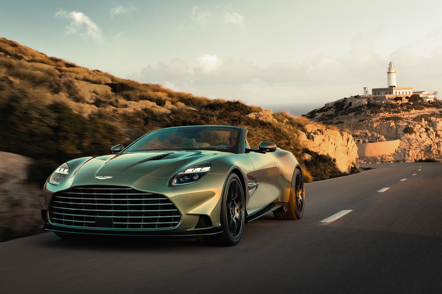 Stunning Aston Vanquish Volante breaks cover